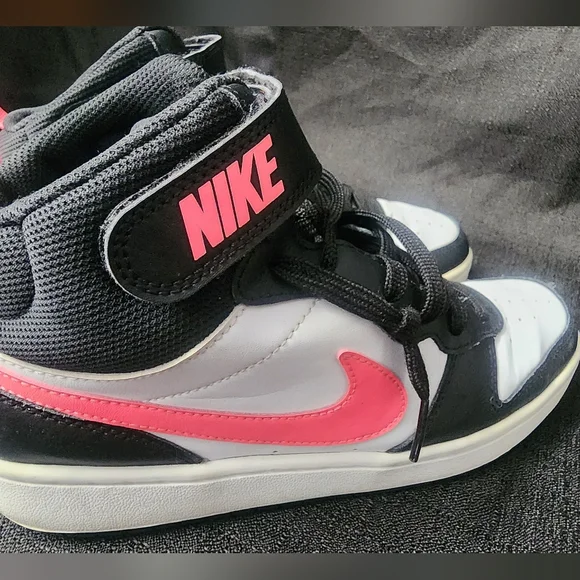 Nike Size 6.5Y Court Borough Mid 2 White Black Pink CD7782-005 Basketball Shoes